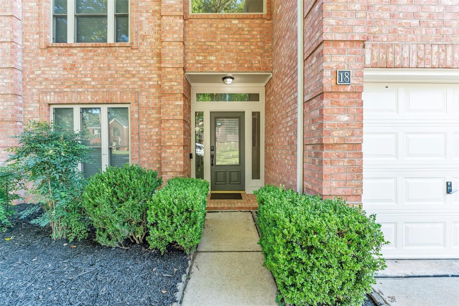 18 Dover Drive, Conroe, TX 77304 18 Dover Drive, Conroe, TX 77304