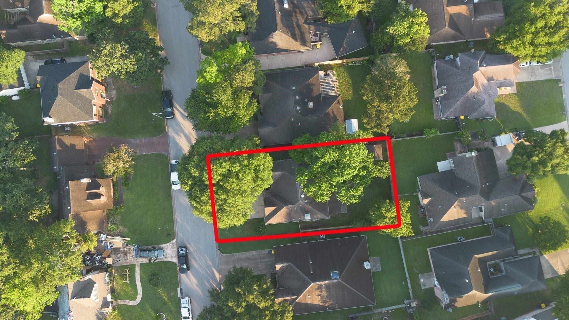 18 Dover Drive, Conroe, TX 77304 18 Dover Drive, Conroe, TX 77304