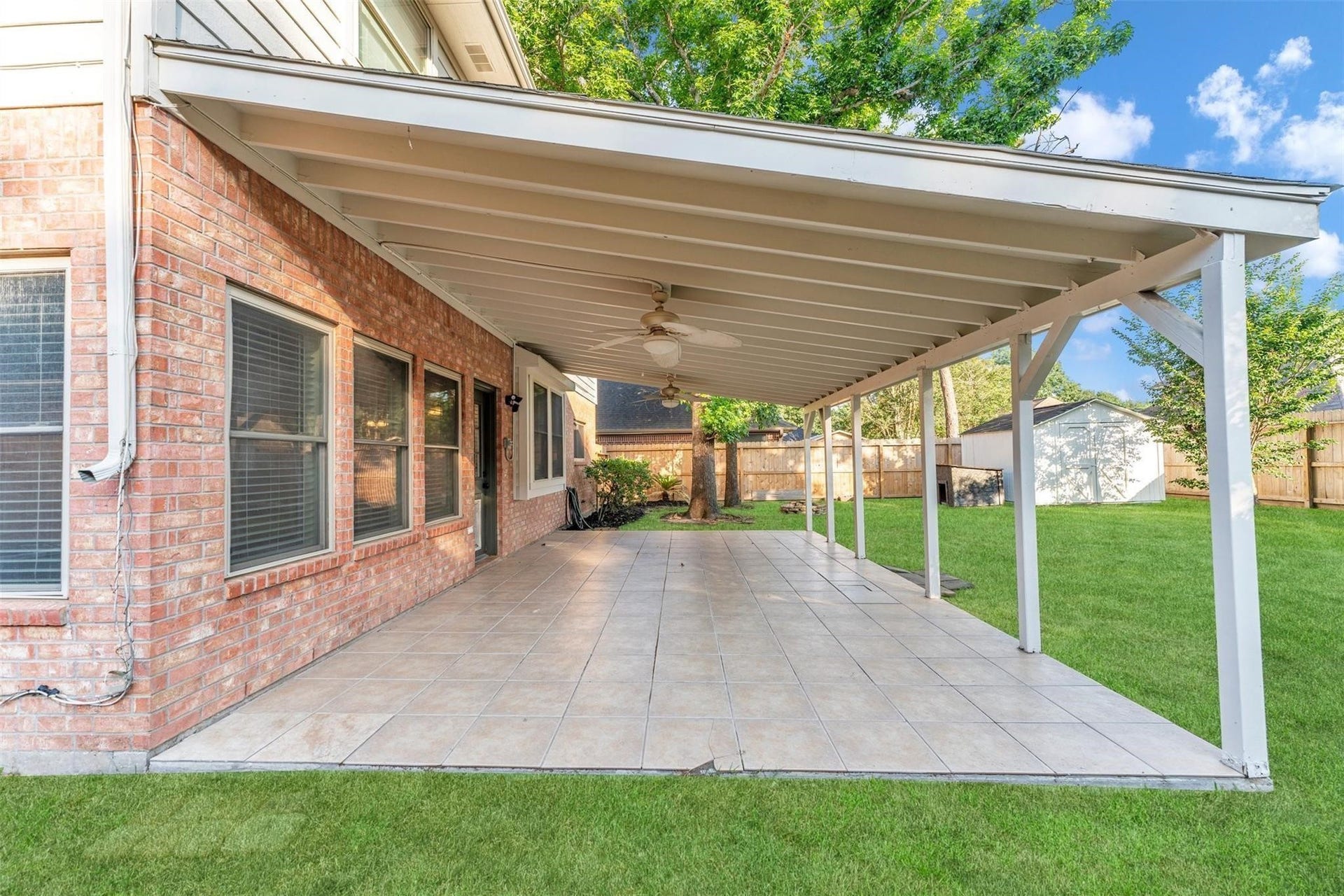 18 Dover Drive, Conroe, TX 77304 18 Dover Drive, Conroe, TX 77304