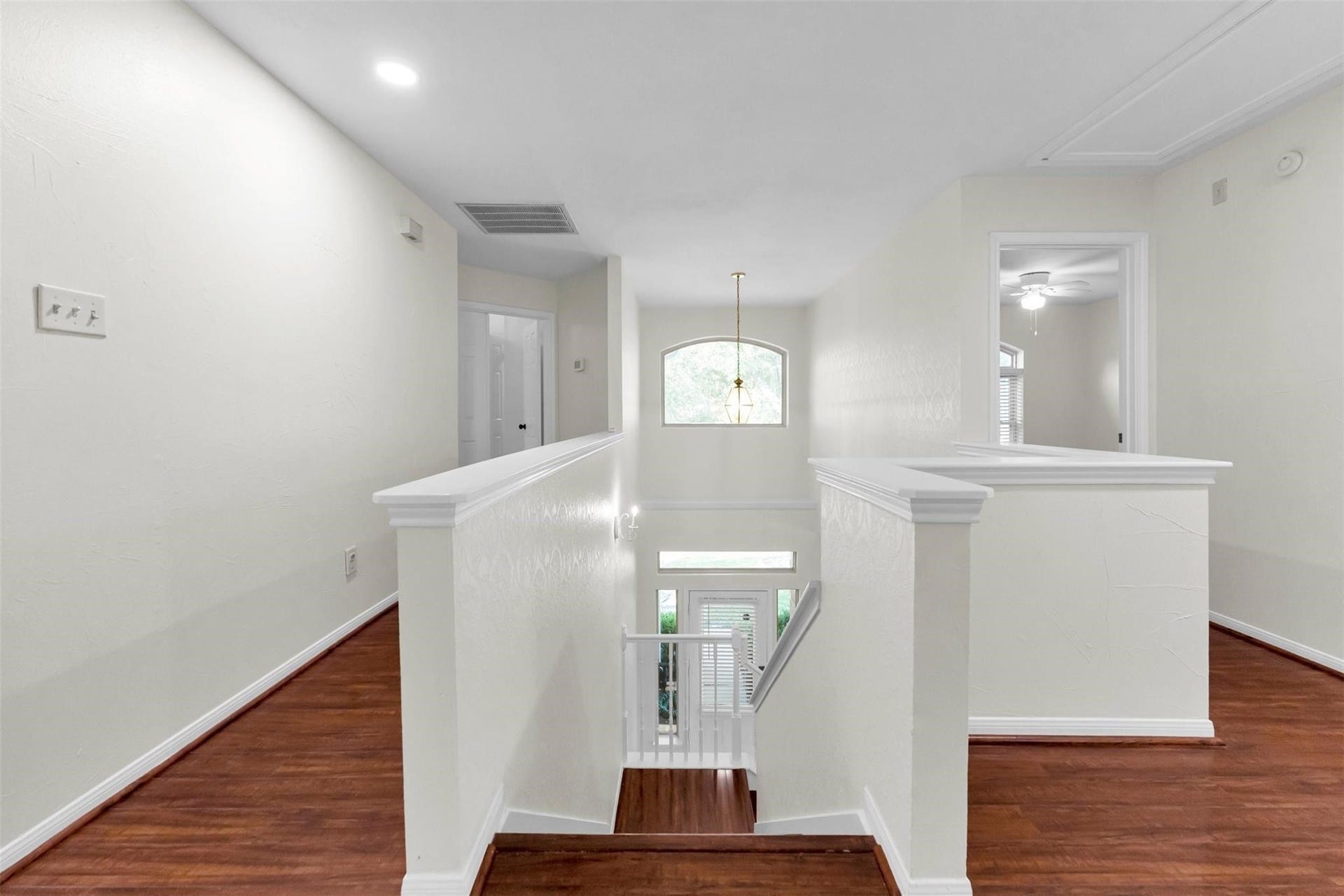18 Dover Drive, Conroe, TX 77304 18 Dover Drive, Conroe, TX 77304