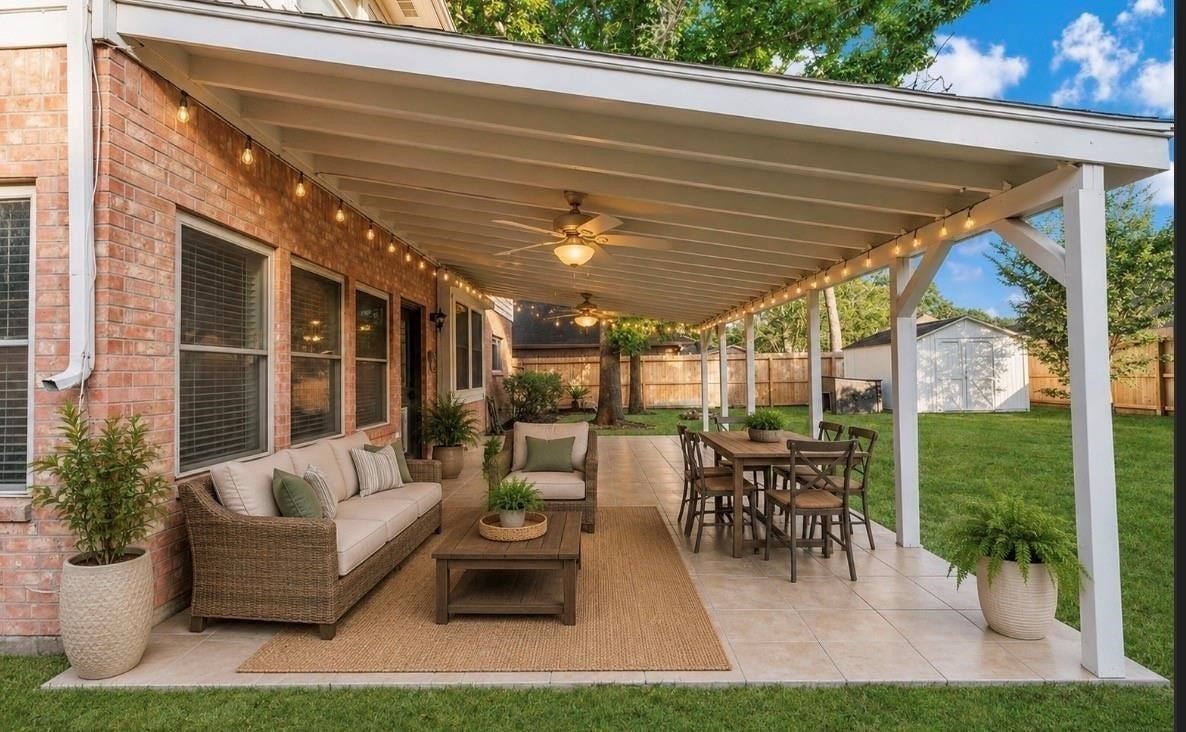 18 Dover Drive, Conroe, TX 77304 18 Dover Drive, Conroe, TX 77304