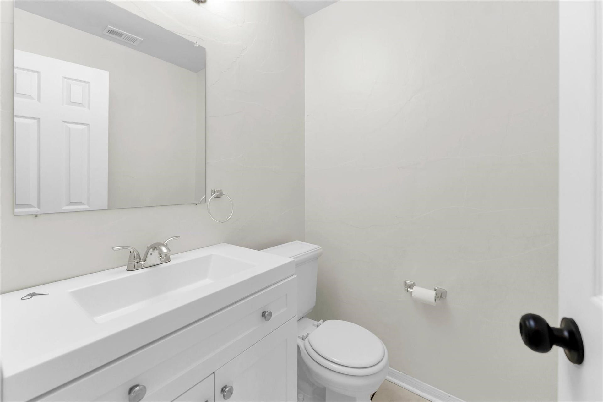 18 Dover Drive, Conroe, TX 77304 18 Dover Drive, Conroe, TX 77304