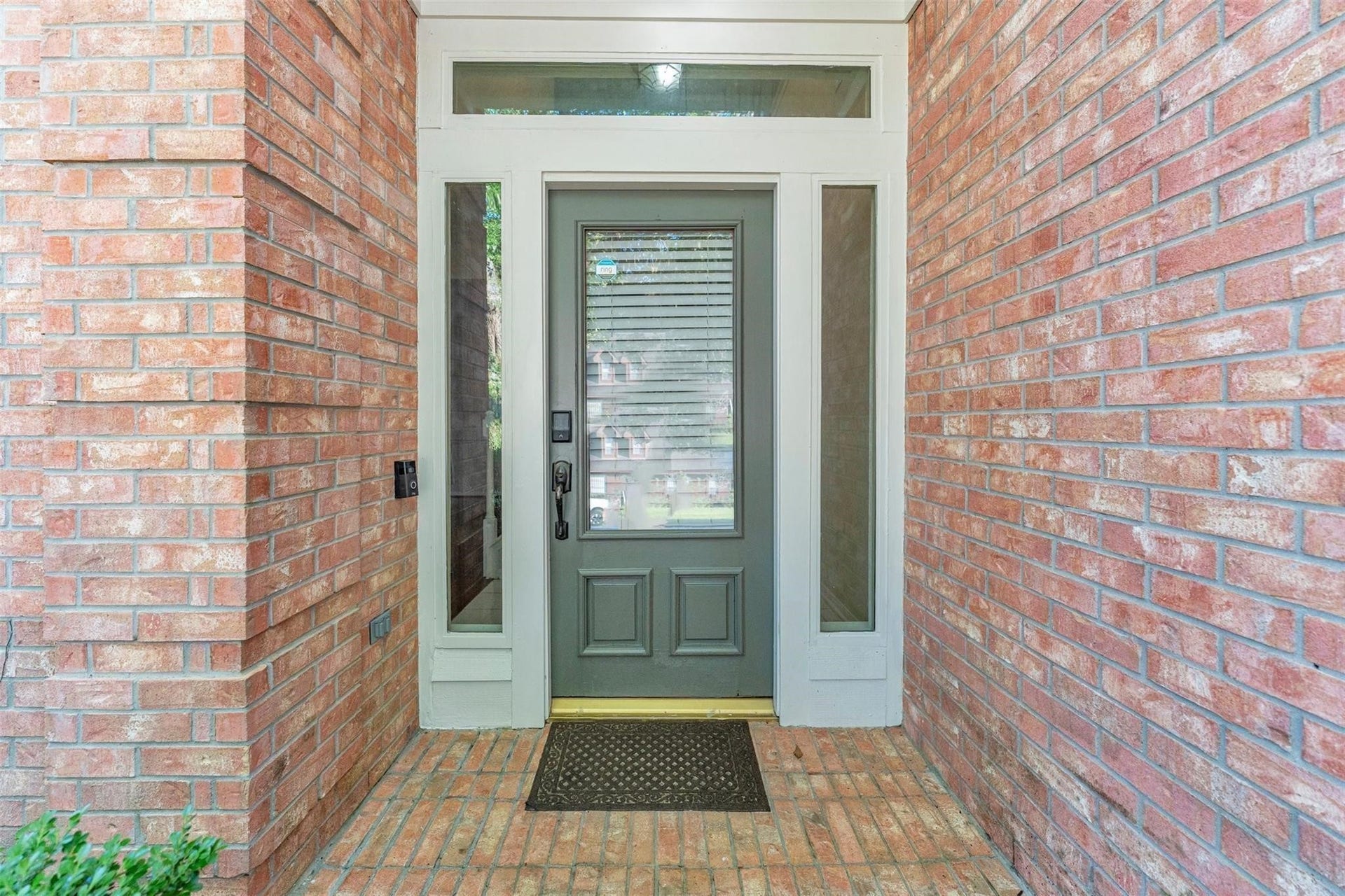 18 Dover Drive, Conroe, TX 77304 18 Dover Drive, Conroe, TX 77304