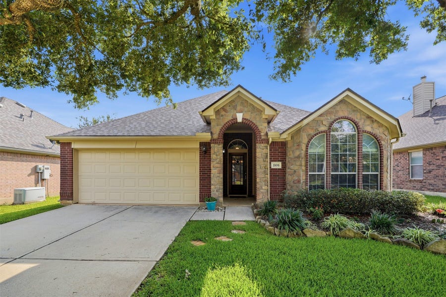 Property photo for 20019 Hardsville Drive, Spring, TX