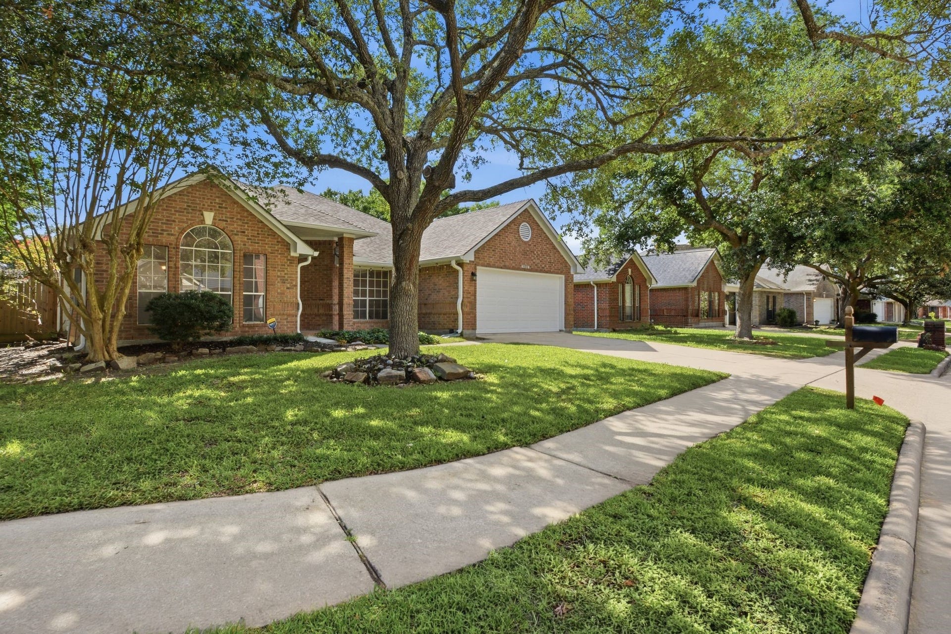 16918 Serenity Cove Circle, Friendswood, TX 77546 16918 Serenity Cove Circle, Friendswood, TX 77546