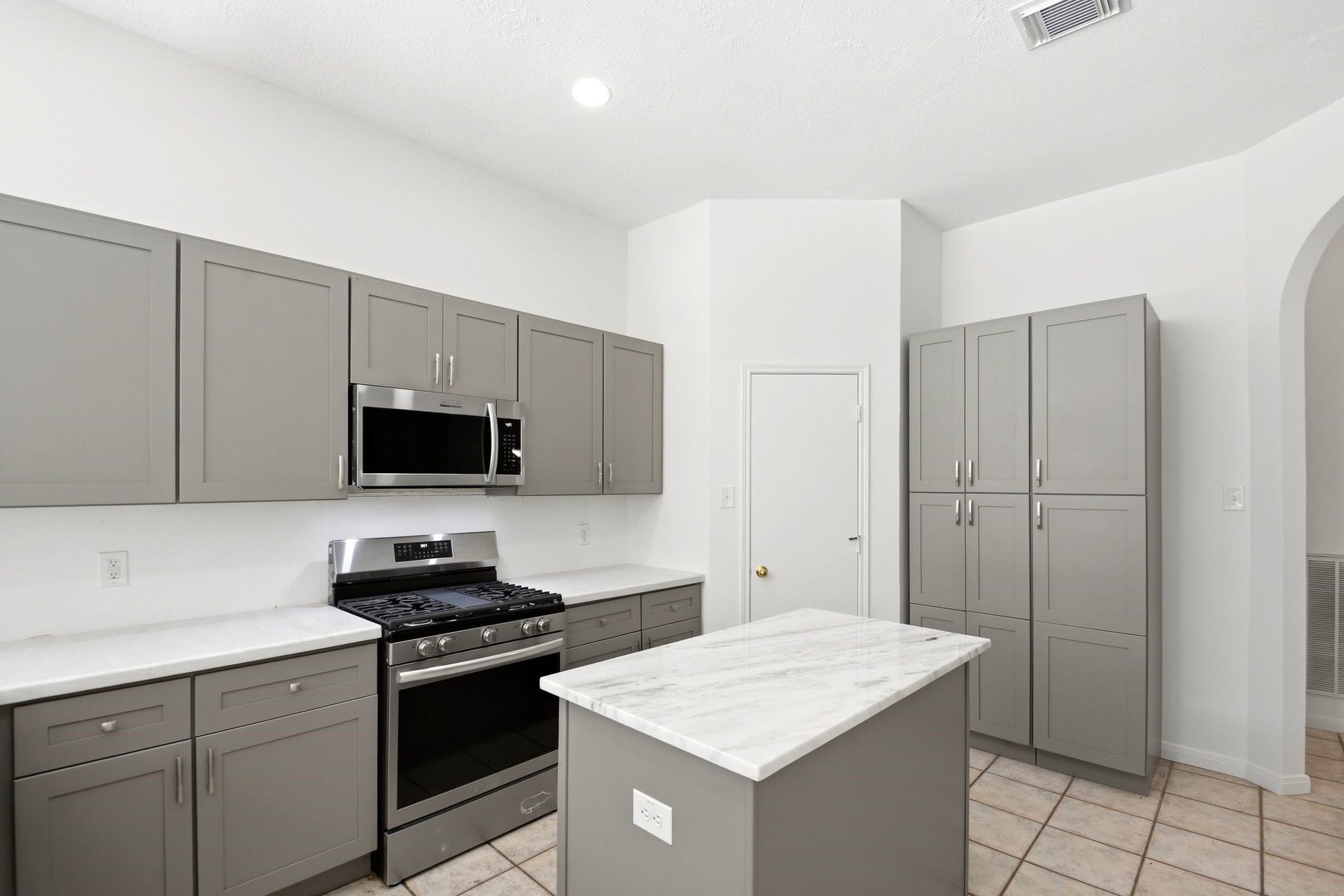 16918 Serenity Cove Circle, Friendswood, TX 77546 16918 Serenity Cove Circle, Friendswood, TX 77546