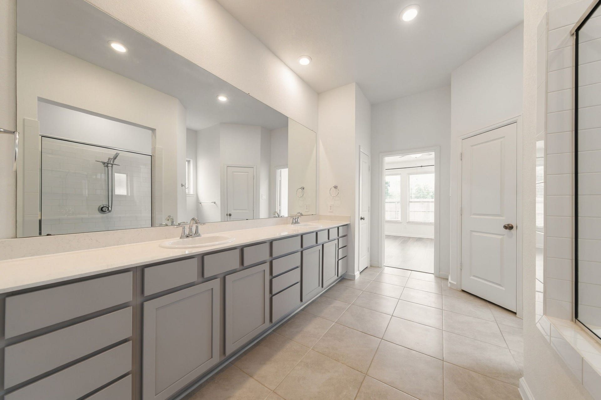 31927 Pippin Orchard Lane, Hockley, TX 77447 primary bathroom