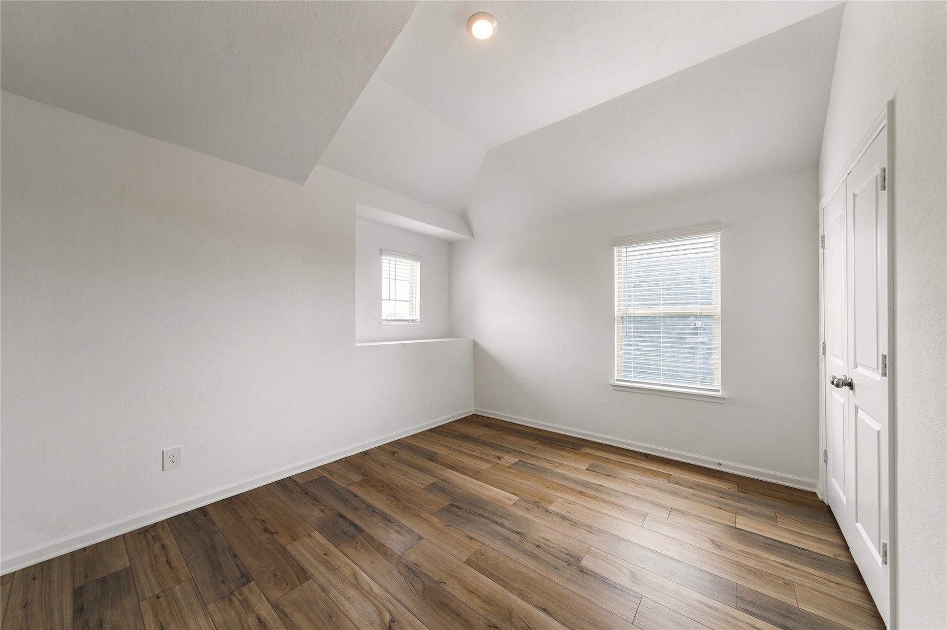 31927 Pippin Orchard Lane, Hockley, TX 77447 bedroom