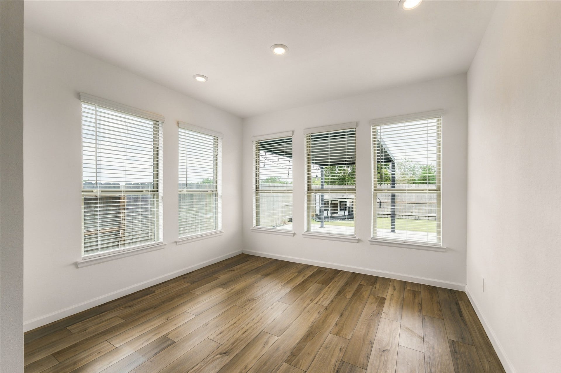 31927 Pippin Orchard Lane, Hockley, TX 77447 dinning room