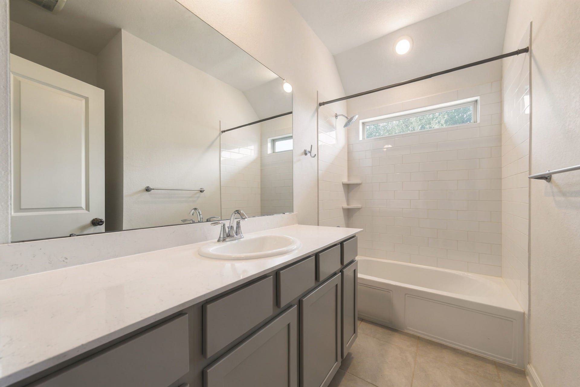 31927 Pippin Orchard Lane, Hockley, TX 77447 bathroom