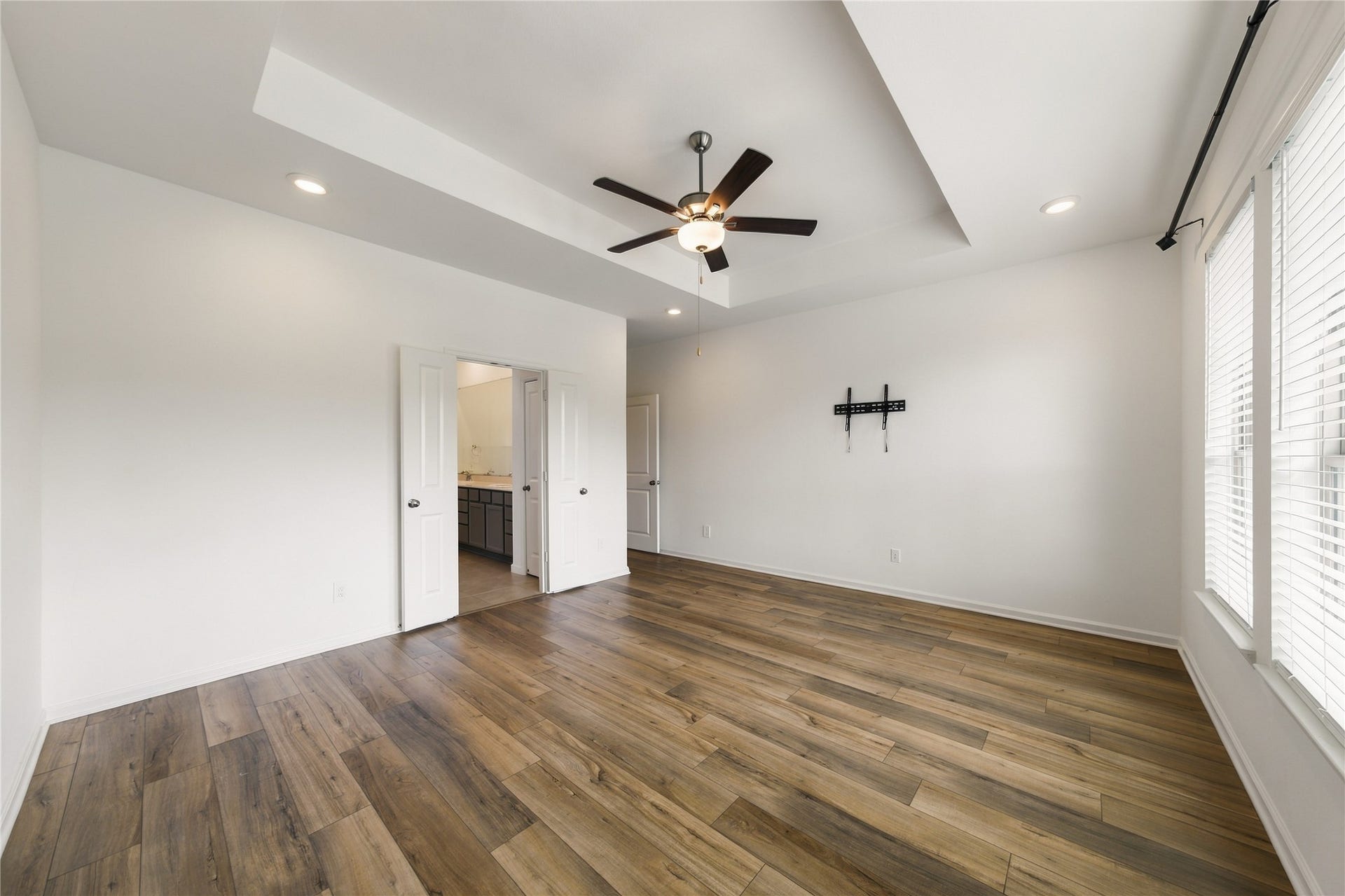 31927 Pippin Orchard Lane, Hockley, TX 77447 primary bedroom