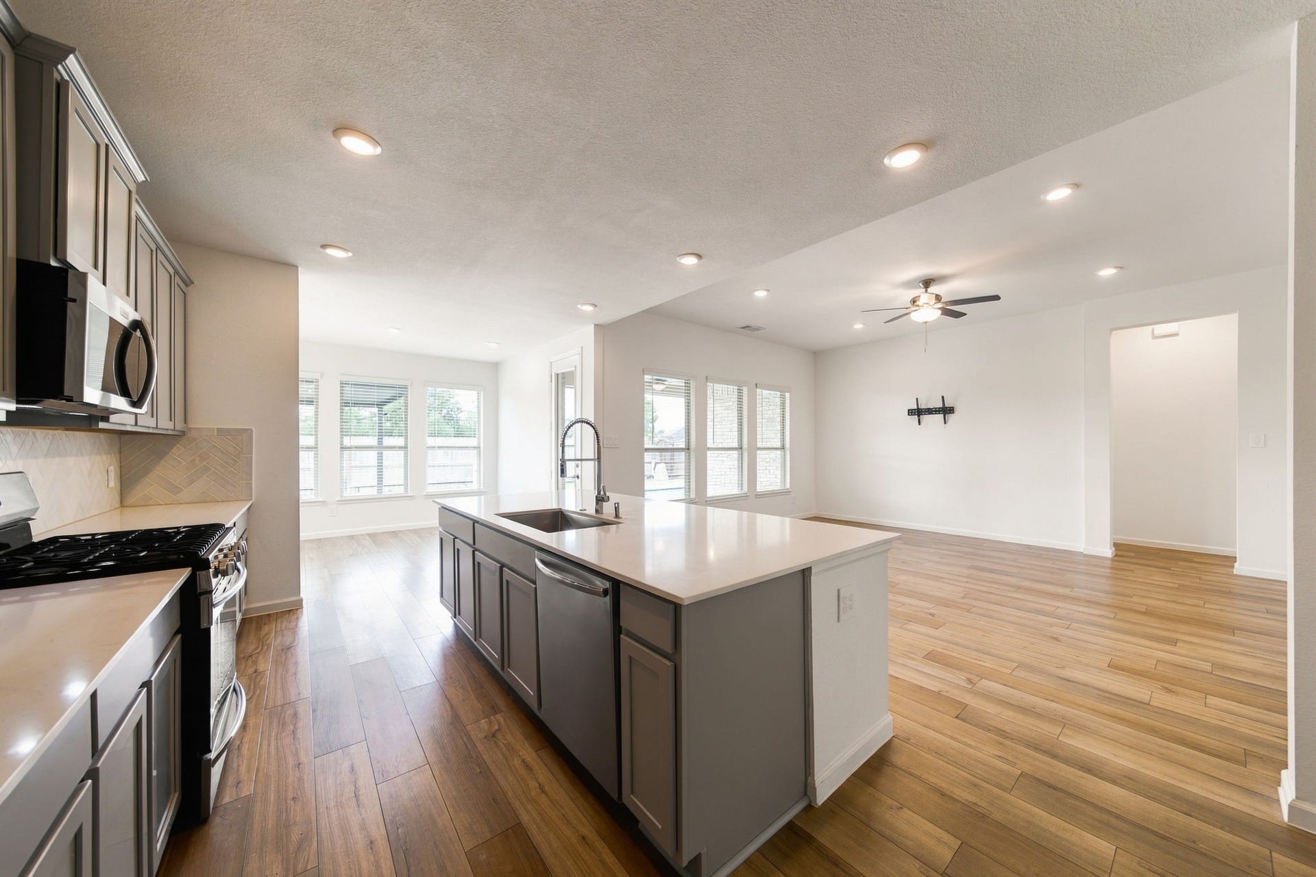 31927 Pippin Orchard Lane, Hockley, TX 77447 31927 Pippin Orchard Lane, Hockley, TX 77447