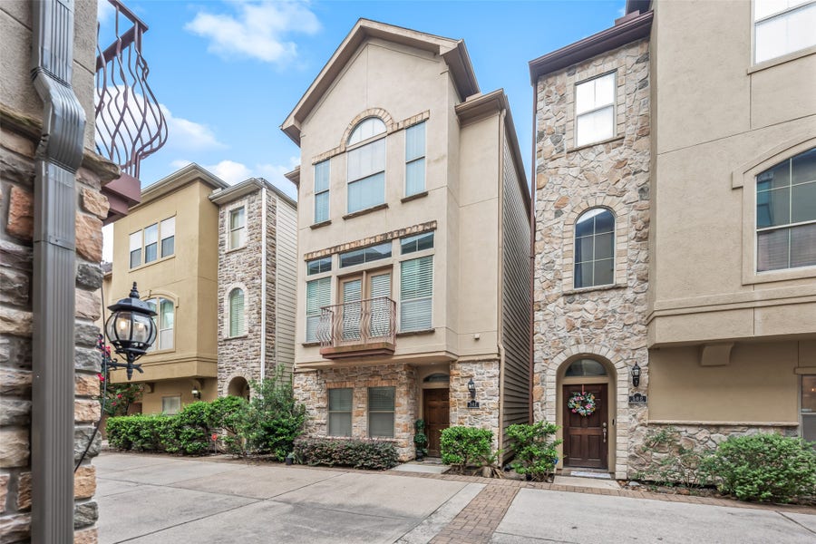 Property photo for 562 Bomar Street, Houston, TX