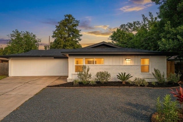 Property photo for 1610 Antoine Drive, Houston, TX