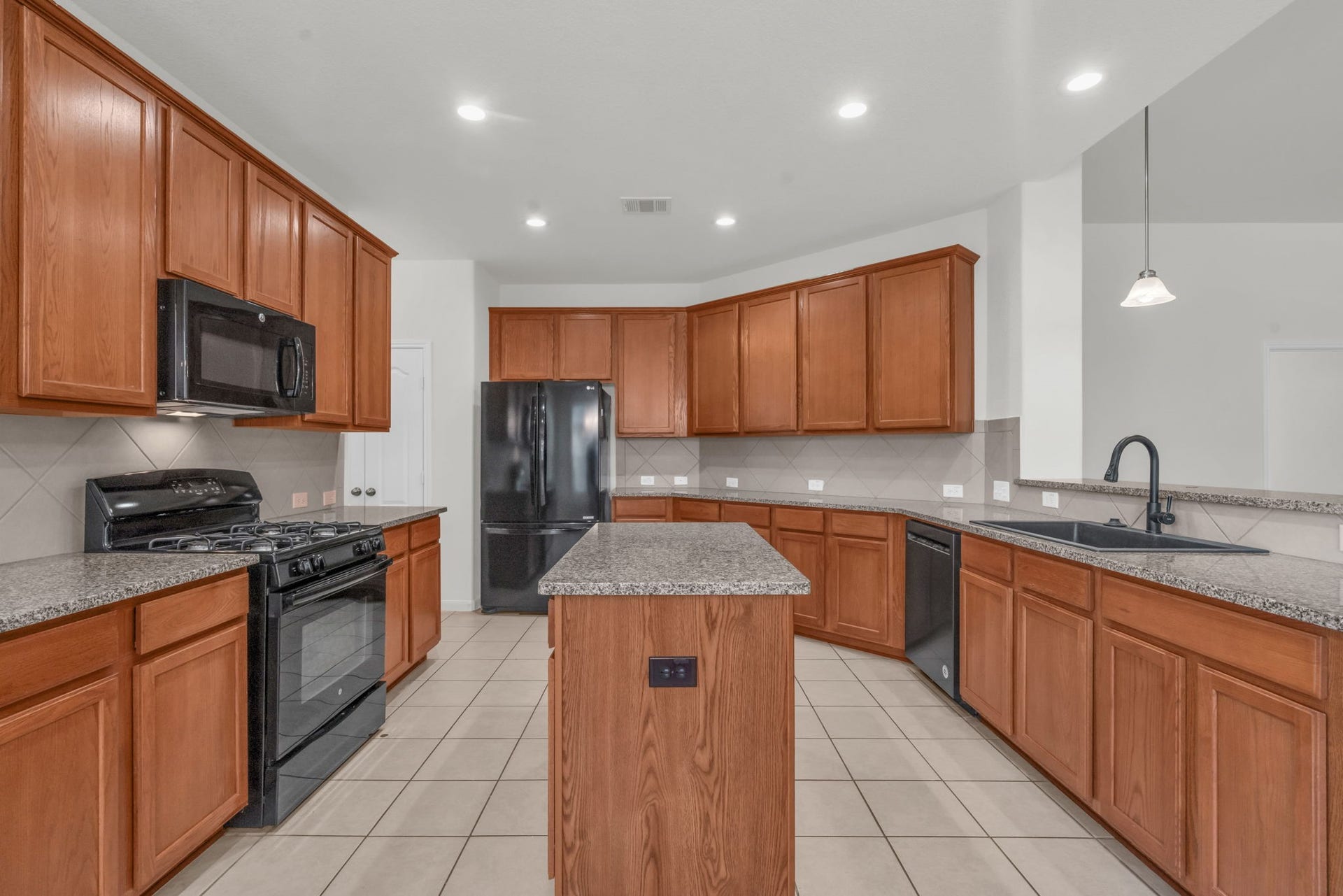 9978 Golden Field Lane, Brookshire, TX 77423 9978 Golden Field Lane, Brookshire, TX 77423