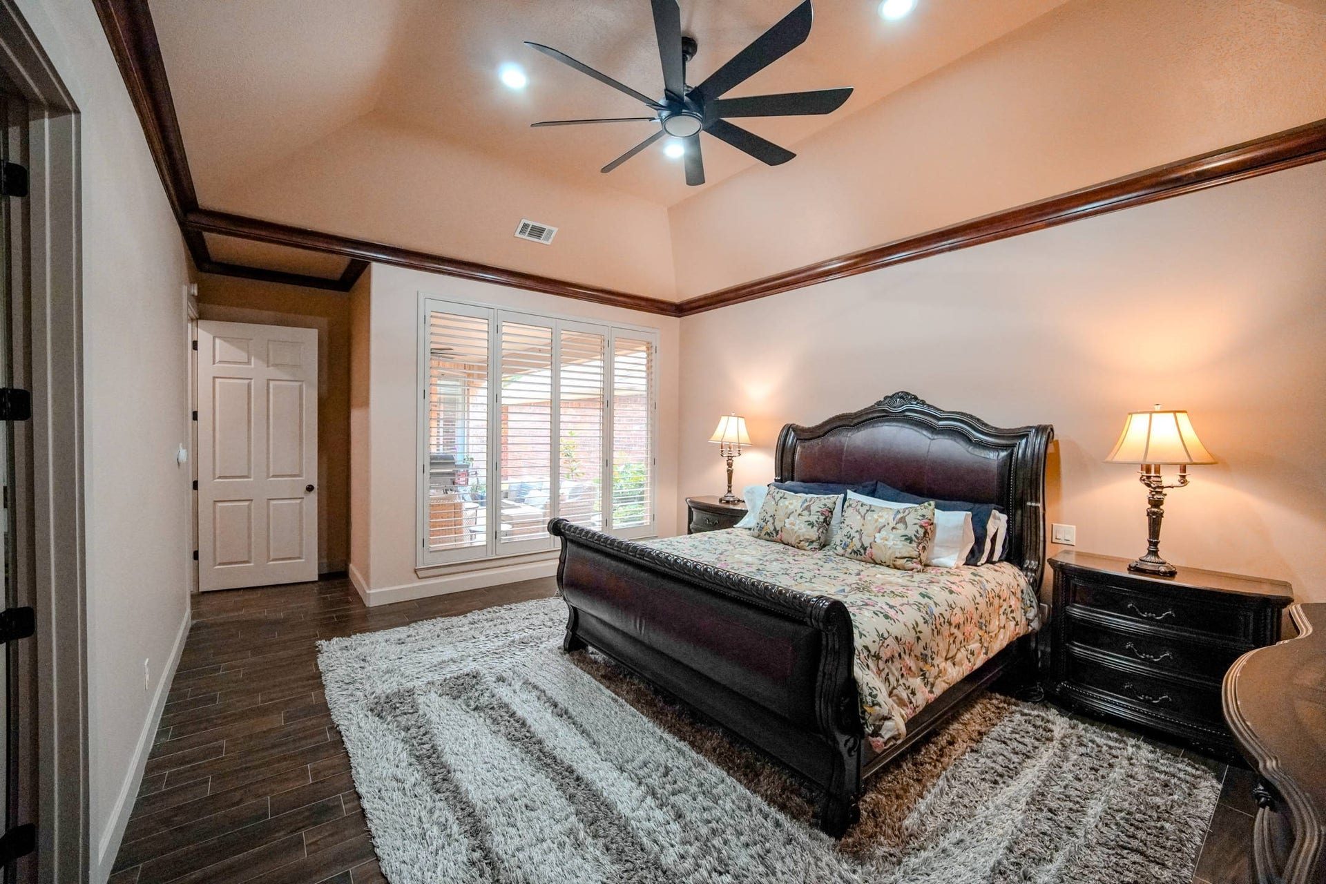 60 Champion Villa Drive, Houston, TX 77069