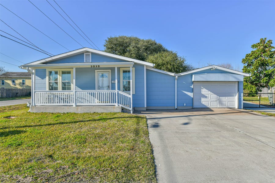 Property photo for 5828 Avenue T, Galveston, TX