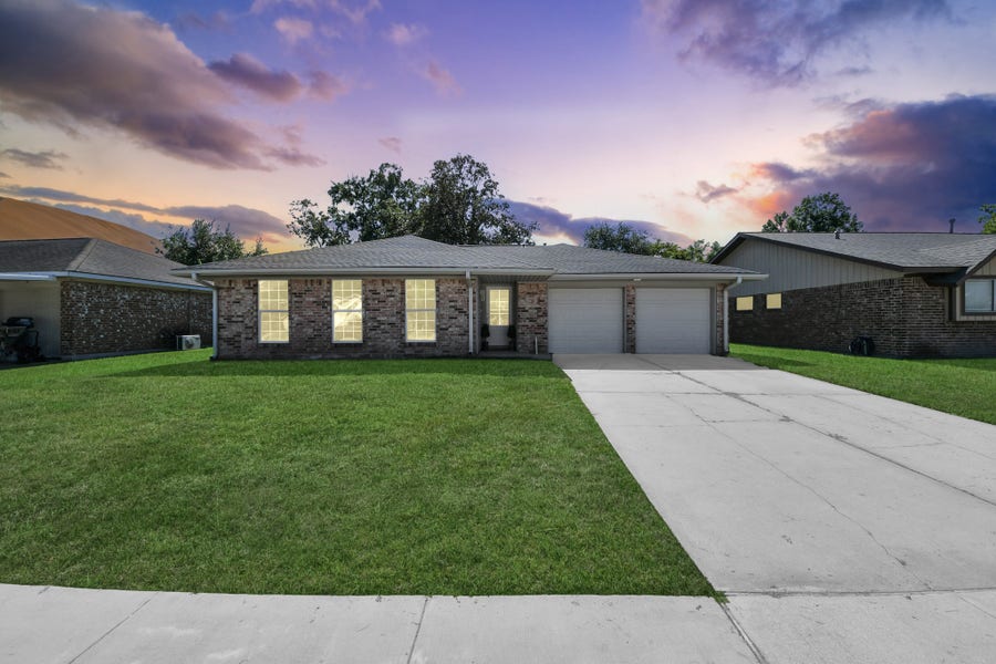 Property photo for 741 E Amherst Lane, Deer Park, TX