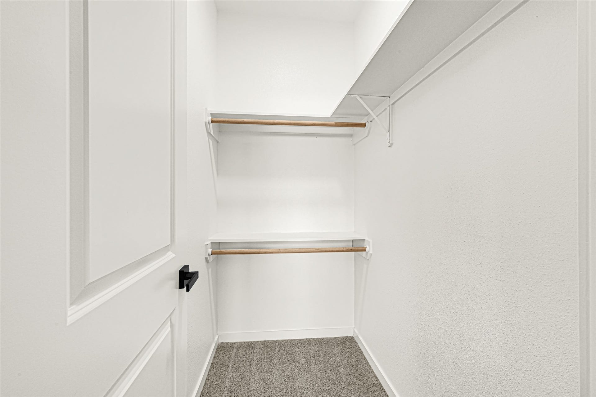 1111 Sunset Drive, Pasadena, TX 77506 primary bedroom closet 2