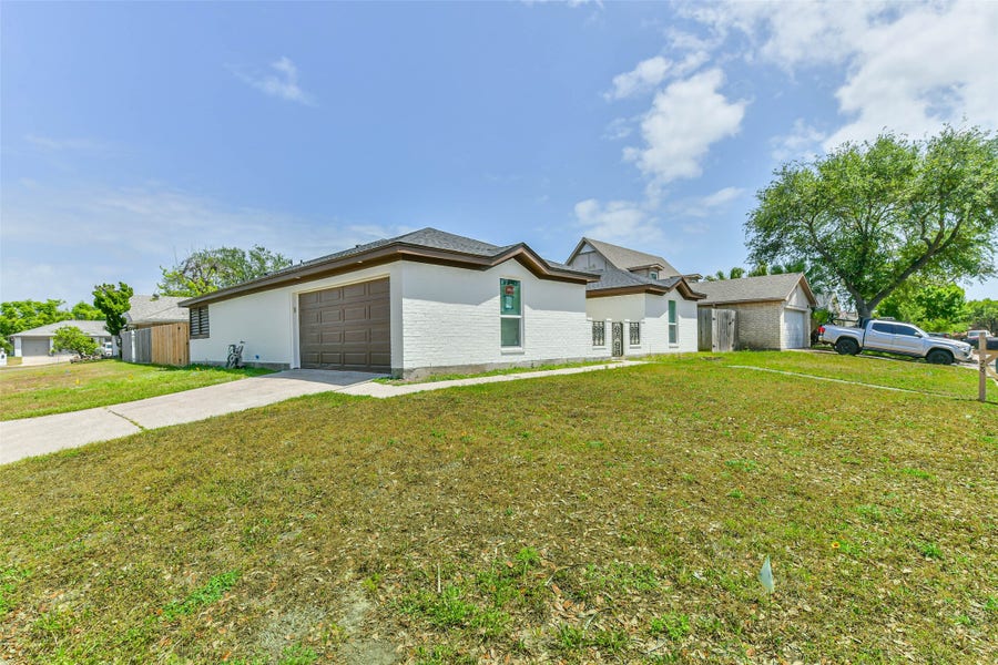Property photo for 28 Back Bay Circle, Galveston, TX