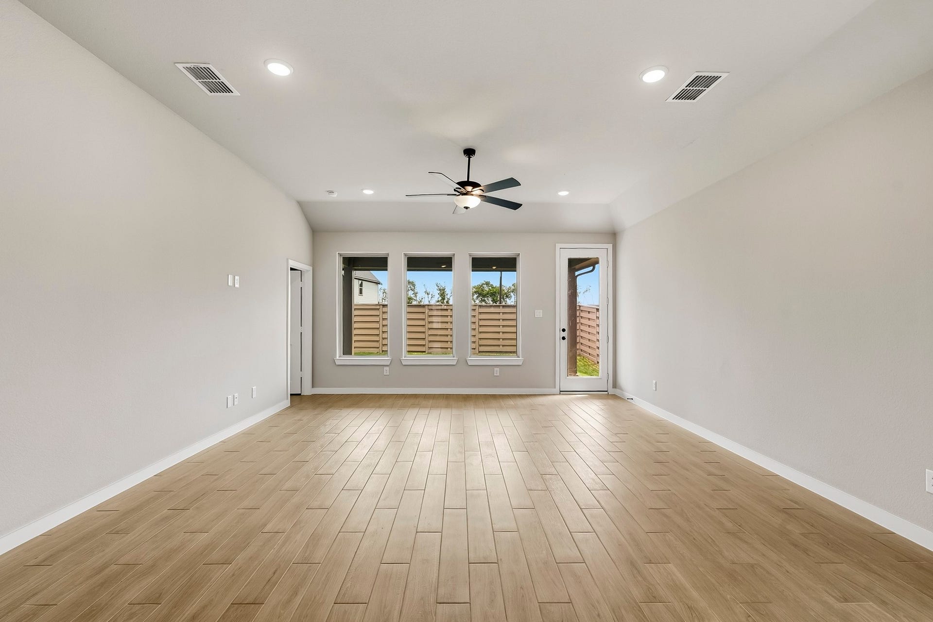10923 Endeavor Drive, Richmond, TX 77469 10923 Endeavor Drive, Richmond, TX 77469