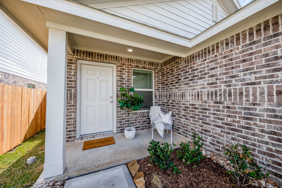Property photo for 140 Austin Street, Angleton, TX
