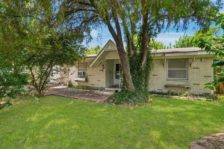 Property photo for 9802 Springbrook Drive, Houston, TX