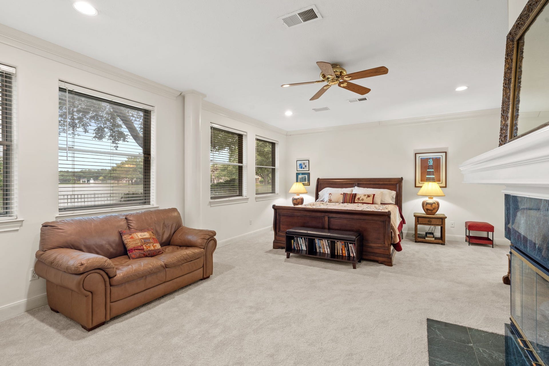 39 Rippling Creek Drive, Sugar Land, TX 77479 Let calming water views lull you to sleep in the owners suite, or relax with a good book in your own private sitting area.