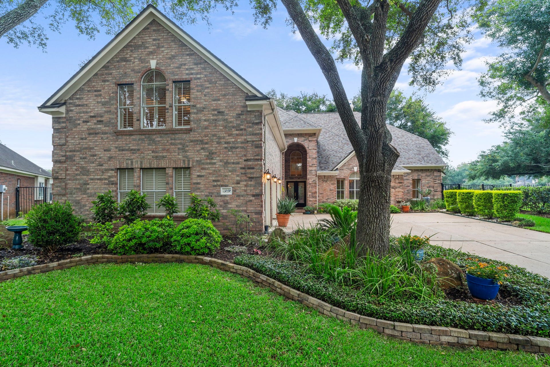 39 Rippling Creek Drive, Sugar Land, TX 77479 Call today to schedule a private tour.