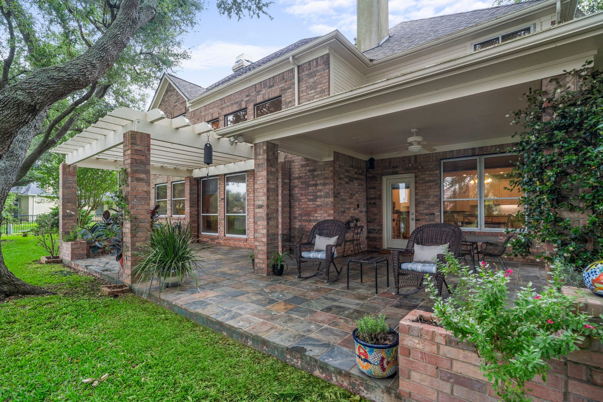39 Rippling Creek Drive, Sugar Land, TX 77479 This home was custom built by Mastermark Homebuilders Ltd.