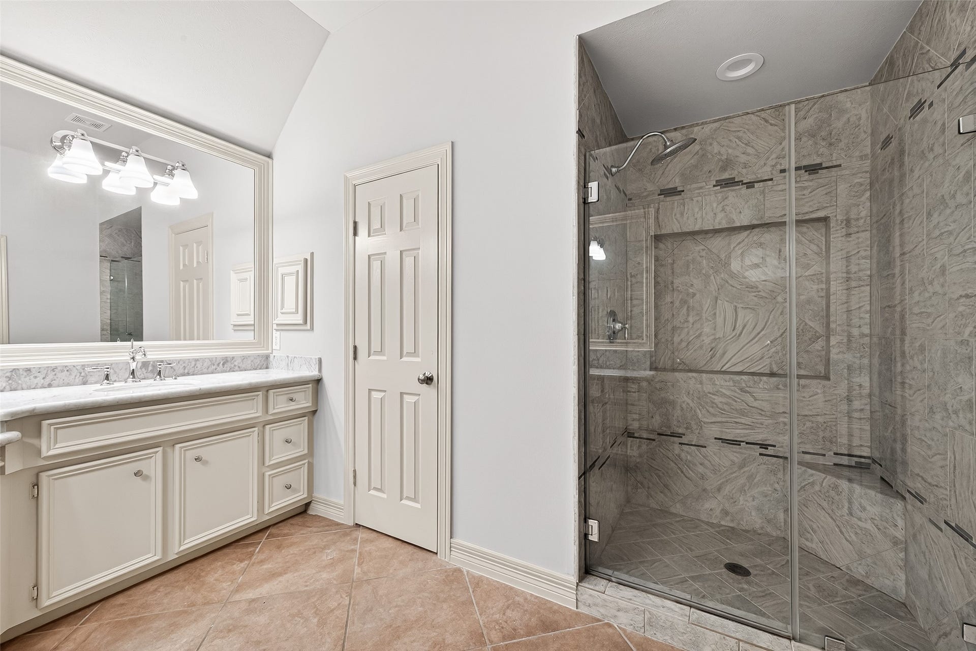 4219 Fisher Lake Drive, Richmond, TX 77406