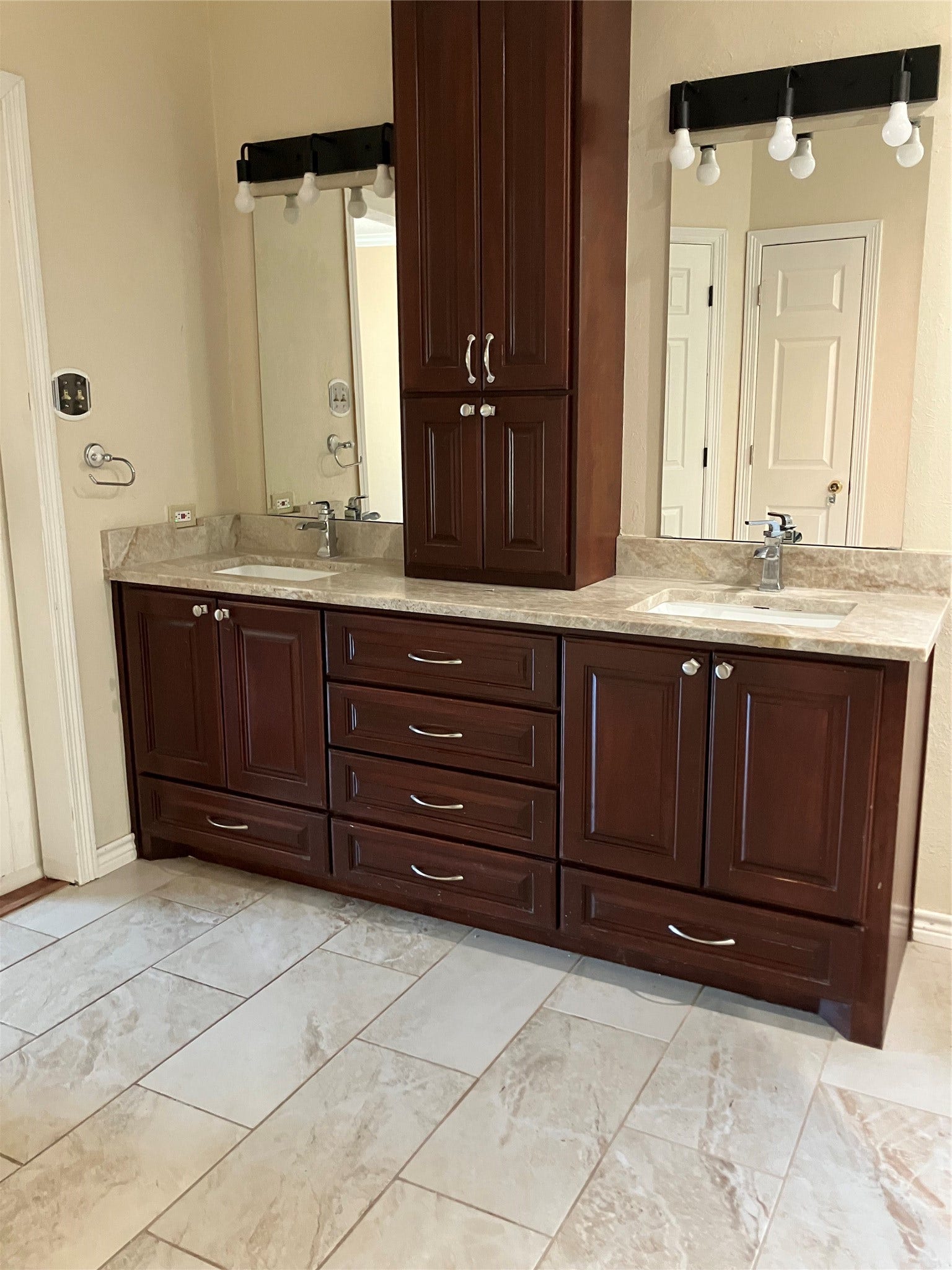 5311 Shady Maple Drive, Houston, TX 77339 5311 Shady Maple Drive, Houston, TX 77339