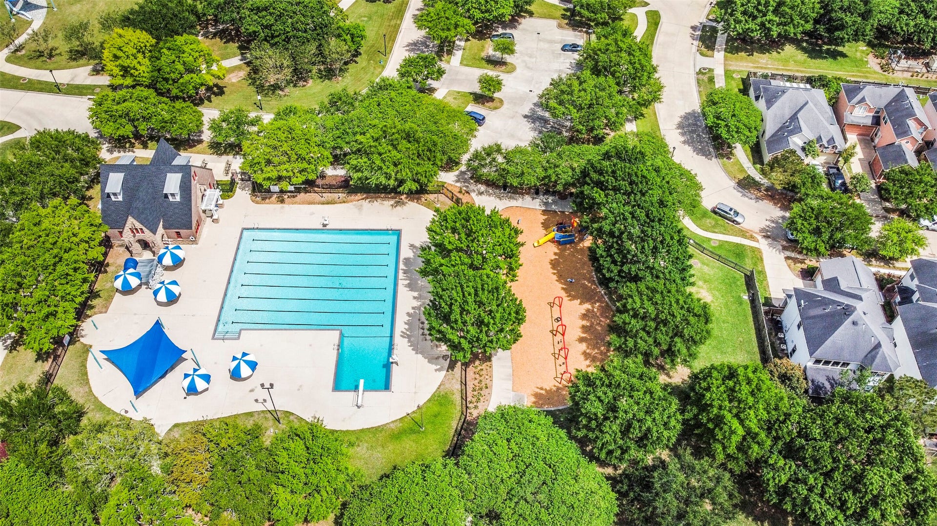 21603 Statfield Glen, Katy, TX 77450 Community pool and clubhouse.