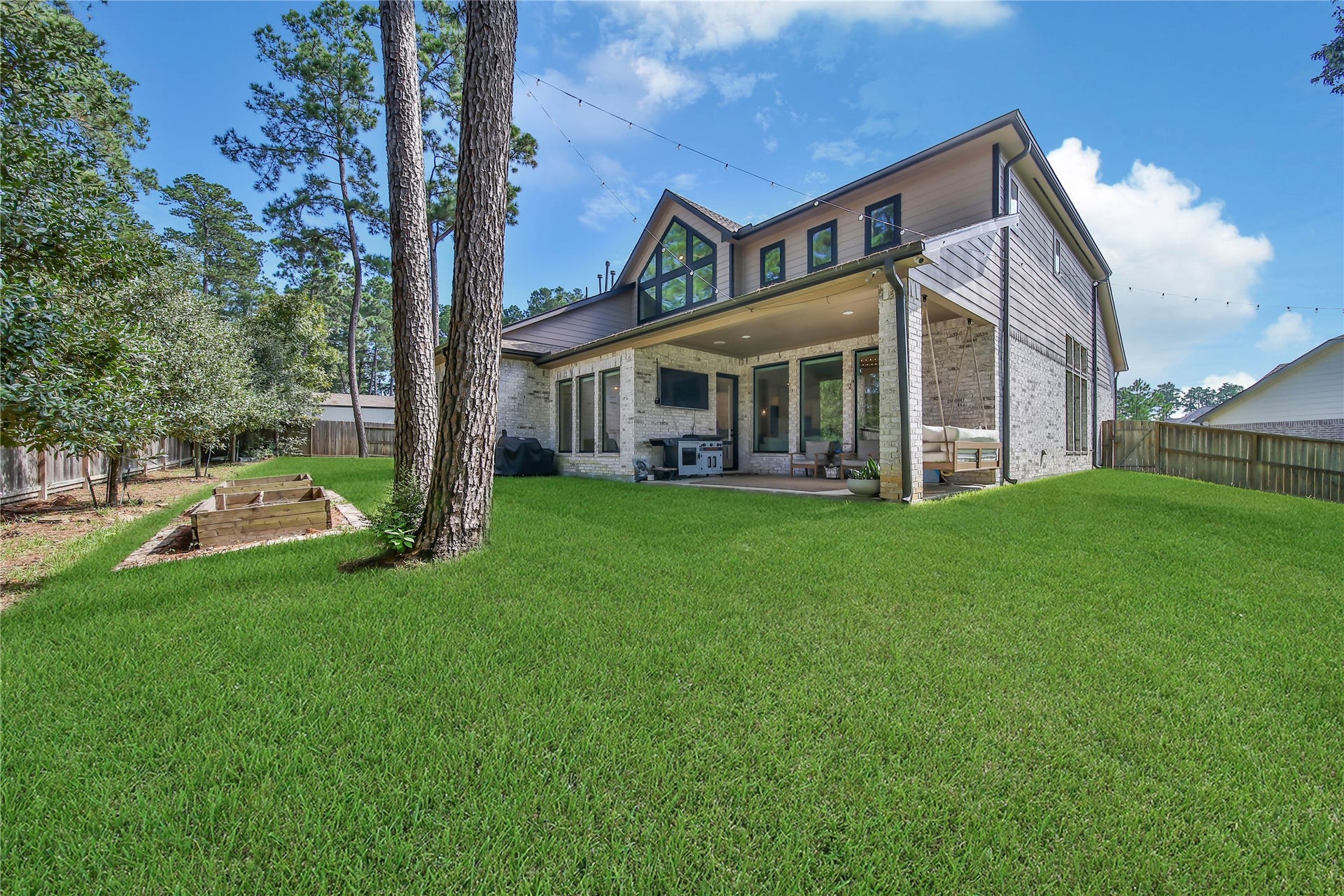 507 Pepperridge Court, Willis, TX 77318