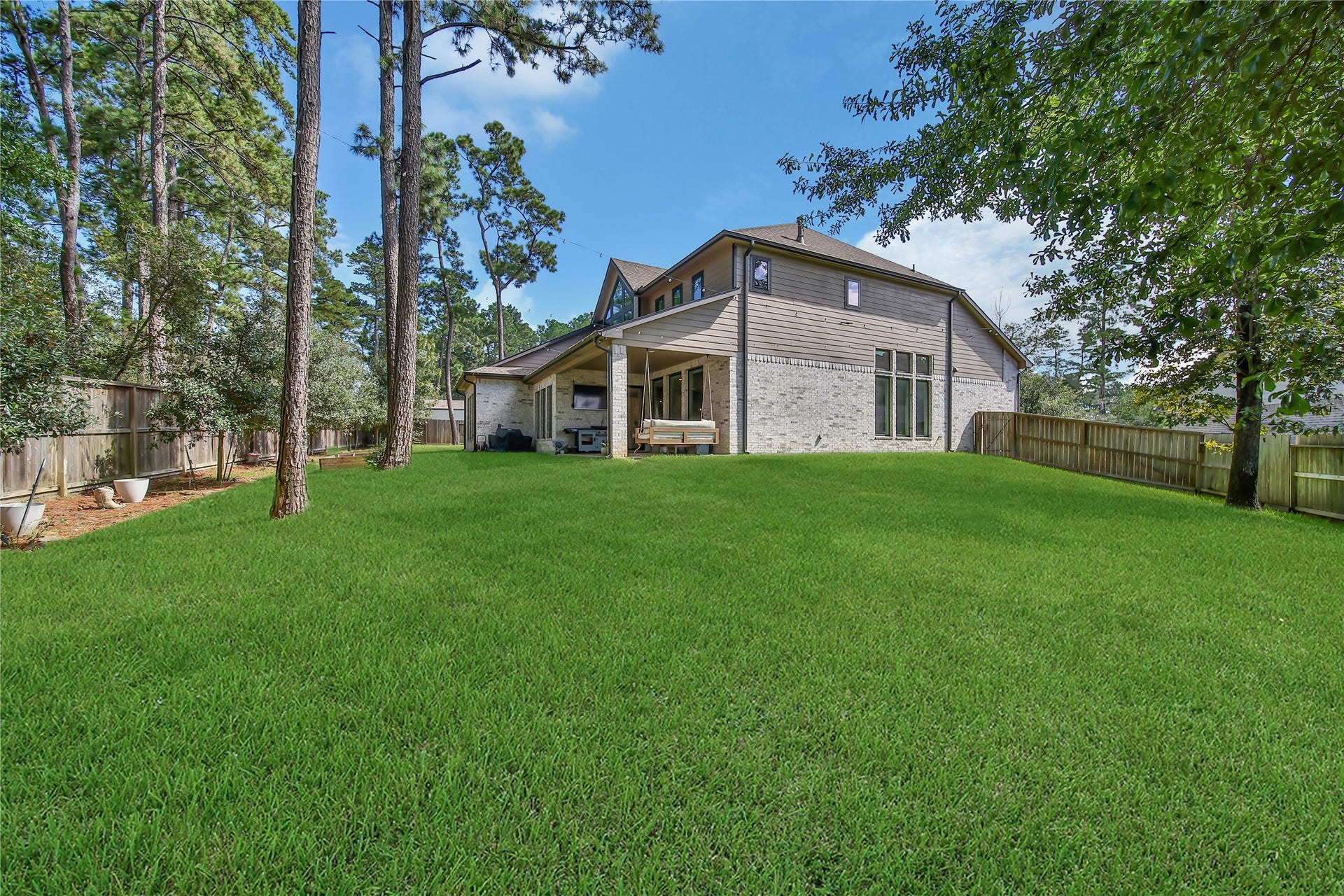 507 Pepperridge Court, Willis, TX 77318