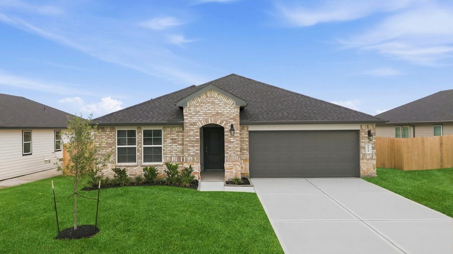 Property photo for 1011 Paddlefish Lane, Alvin, TX