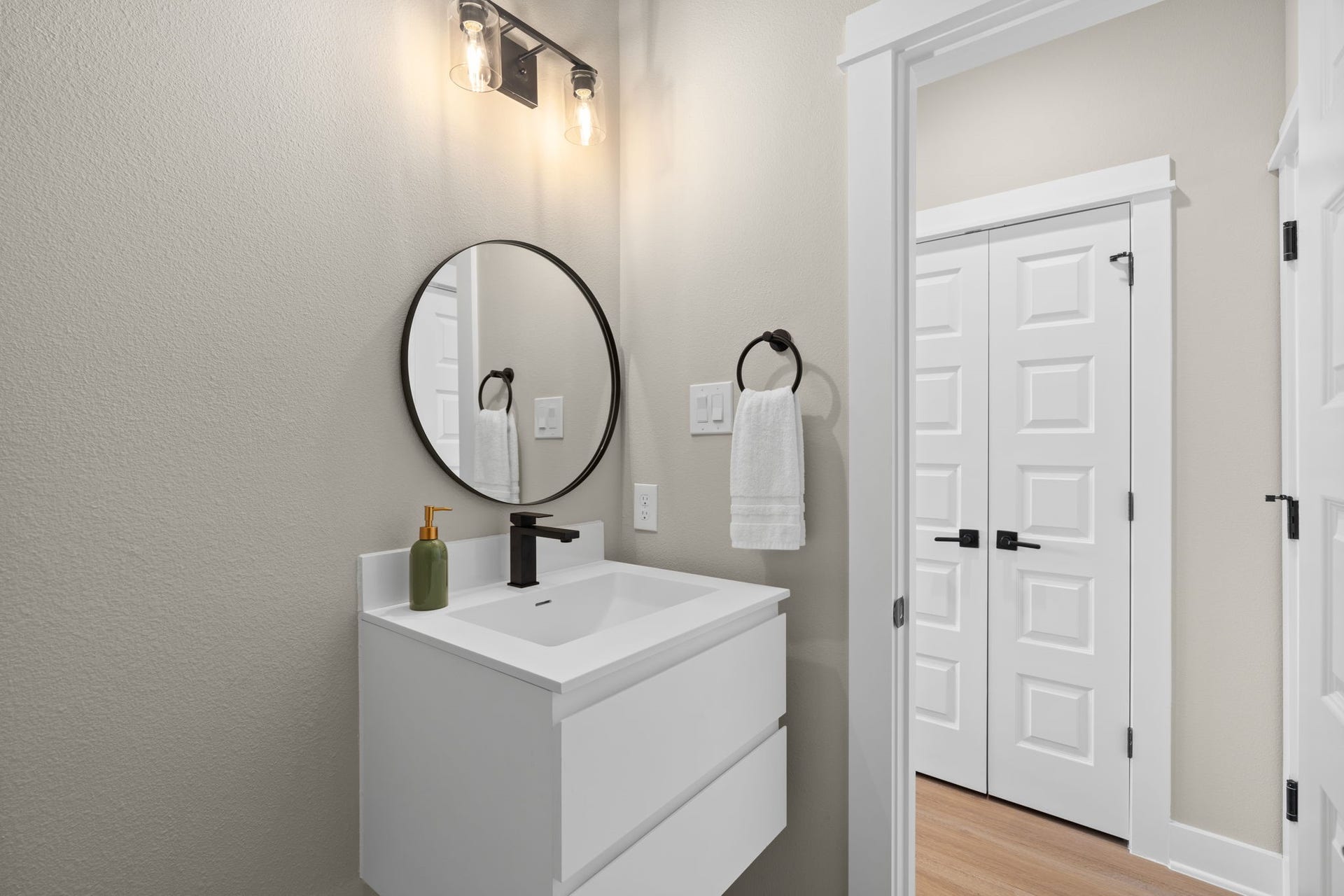 5817 Highland Sun Lane, Houston, TX 77091 5817 Highland Sun Lane, Houston, TX 77091