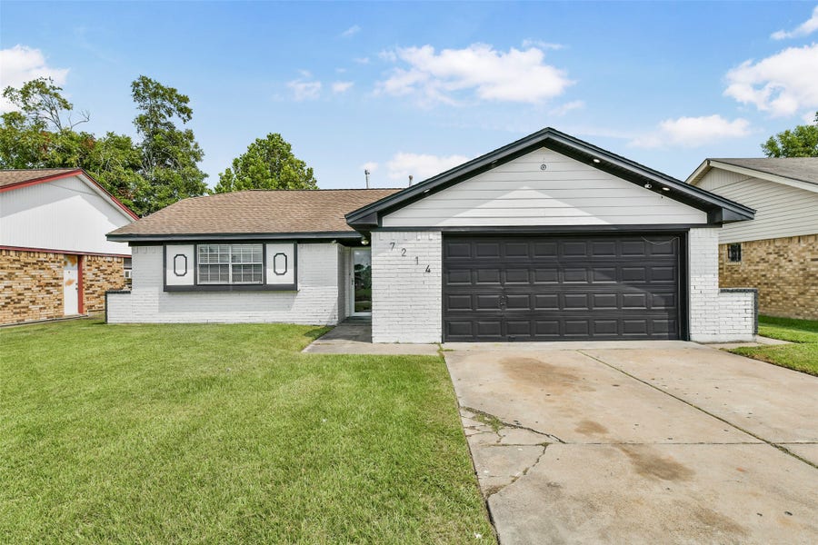 Property photo for 7214 Plover Circle, Texas City, TX