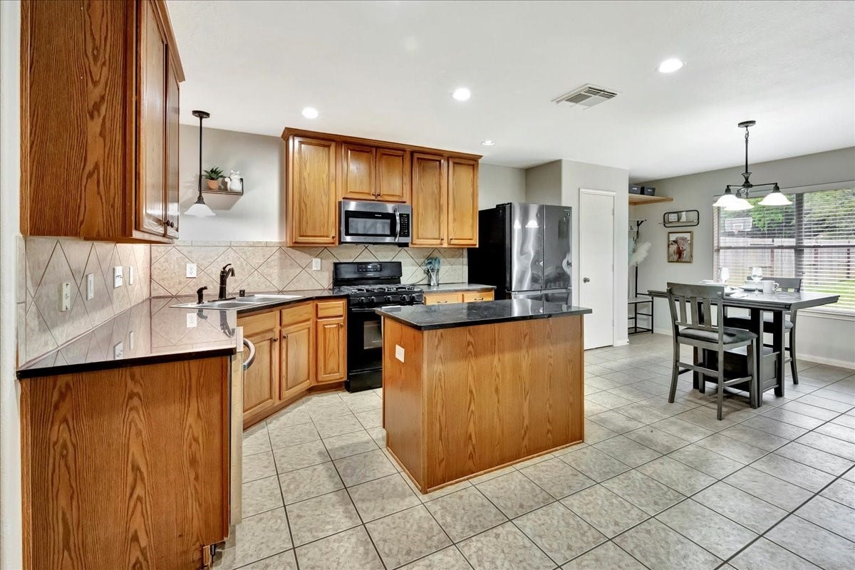 4026 Bentwood Drive, Dickinson, TX 77539 4026 Bentwood Drive, Dickinson, TX 77539