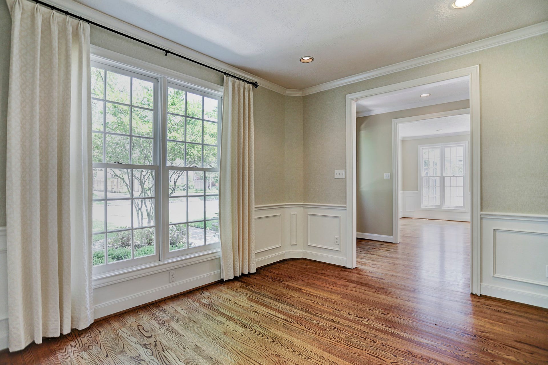 3719 Carlon Street, Houston, TX 77005 3719 Carlon Street, Houston, TX 77005