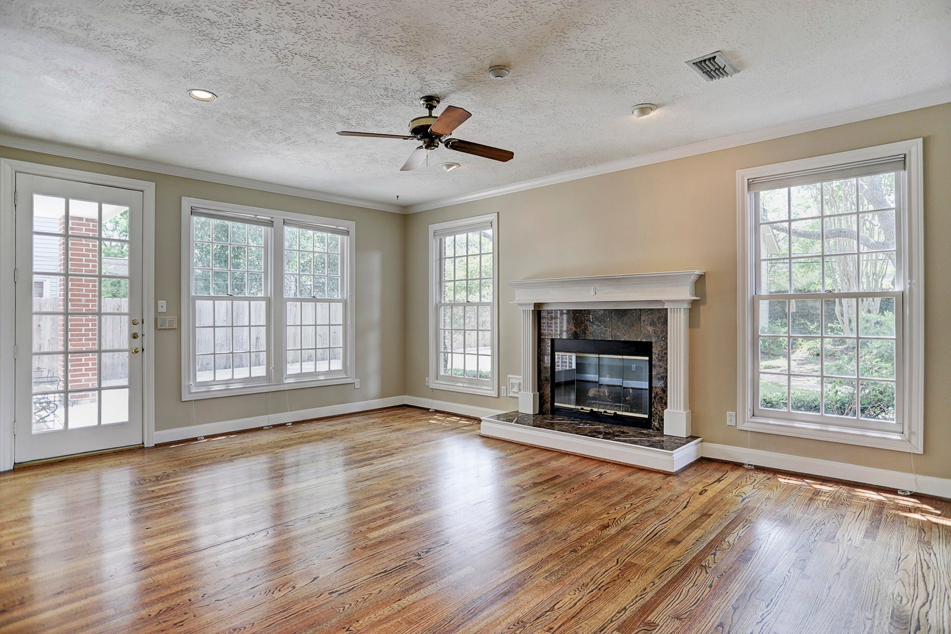 3719 Carlon Street, Houston, TX 77005 3719 Carlon Street, Houston, TX 77005