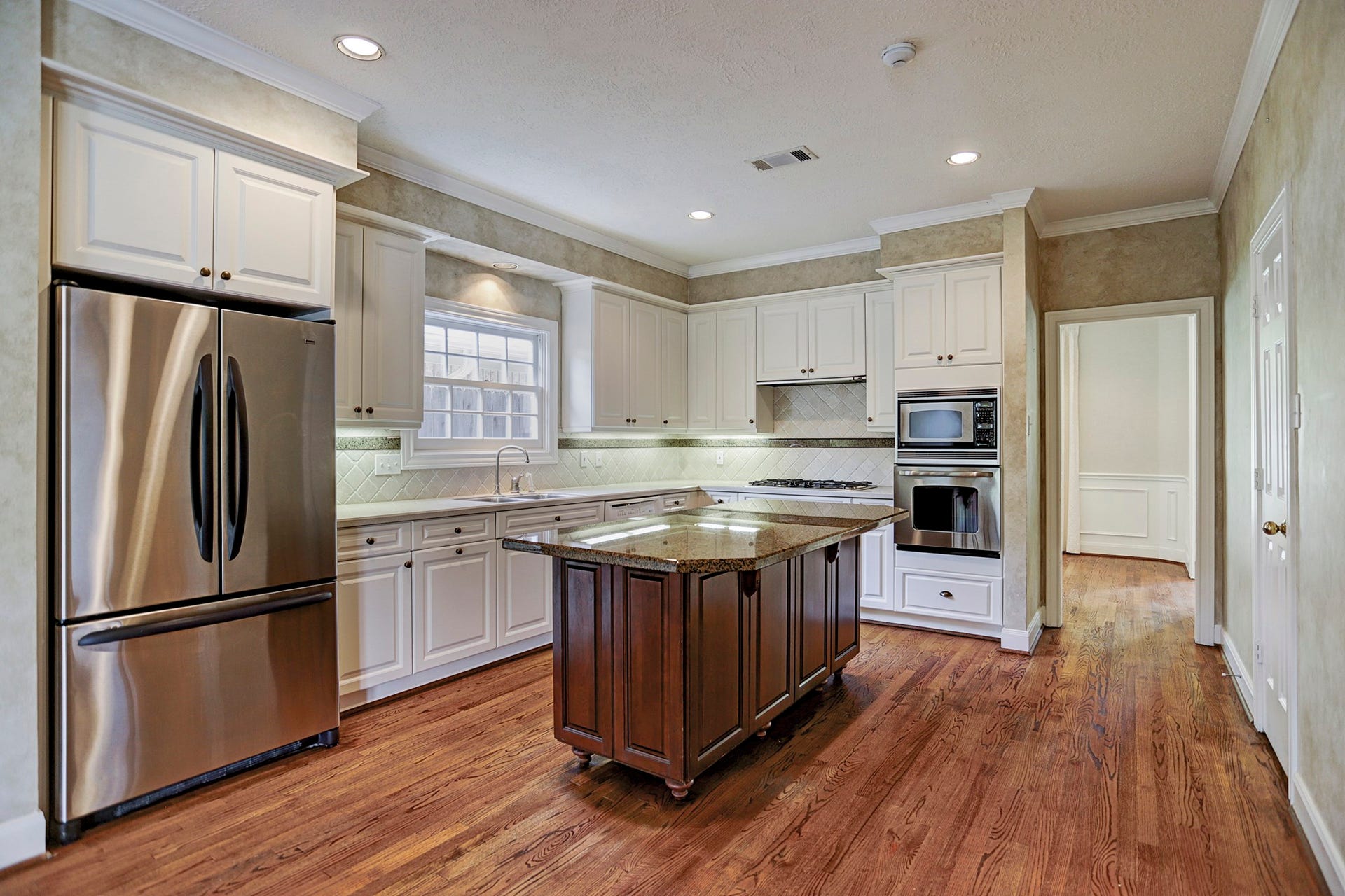3719 Carlon Street, Houston, TX 77005 3719 Carlon Street, Houston, TX 77005