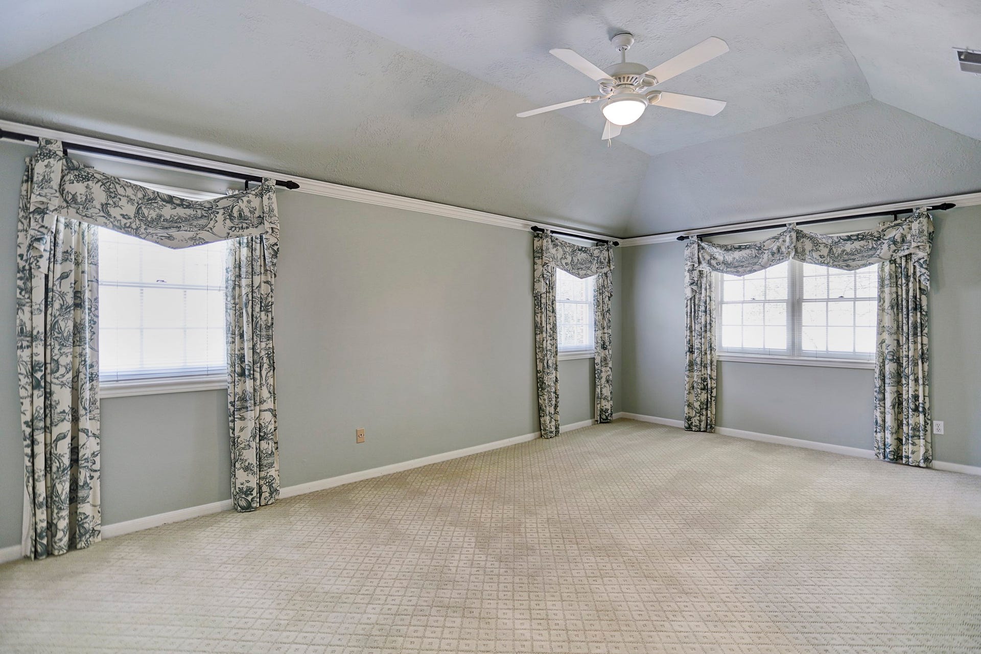 3719 Carlon Street, Houston, TX 77005 3719 Carlon Street, Houston, TX 77005
