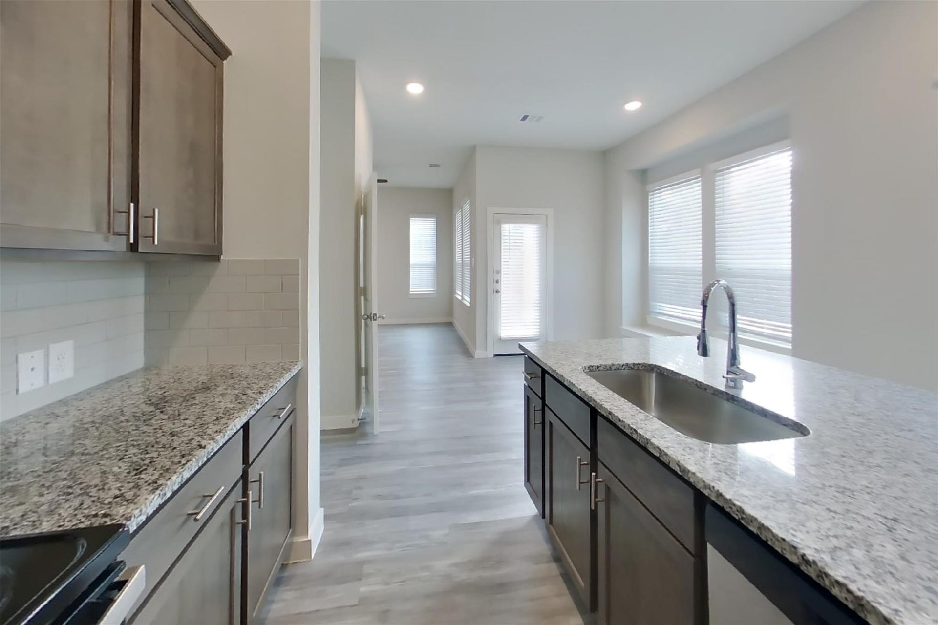 9835 Willow Creek Commerce, #524, Tomball, TX 77375 9835 Willow Creek Commerce, #524, Tomball, TX 77375