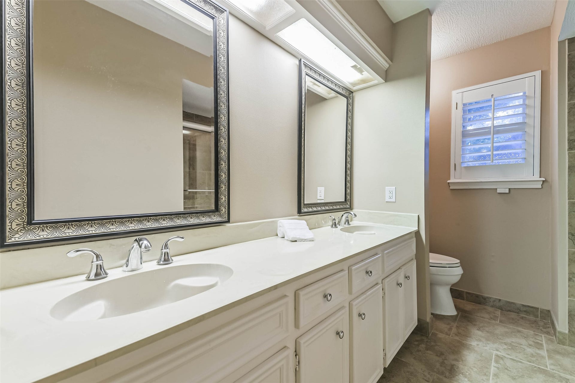 Bathroom 3 upstairs between bedrooms 3 & 4