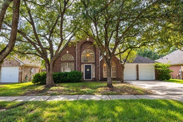 Property photo for 315 Vantage Pointe Circle, League City, TX