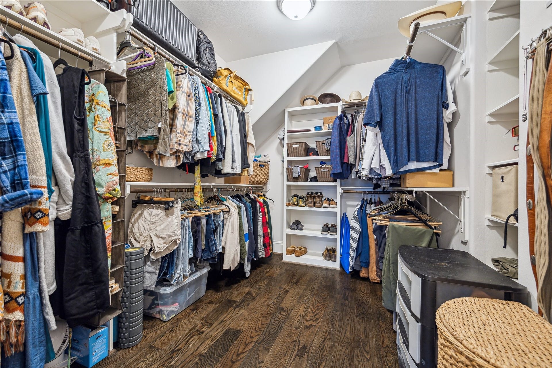 1230 W 25th Street, #B, Houston, TX 77008 Huge walk-in closet