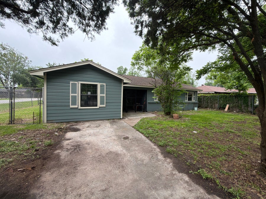 Property photo for 222 E John Alber Road, Houston, TX