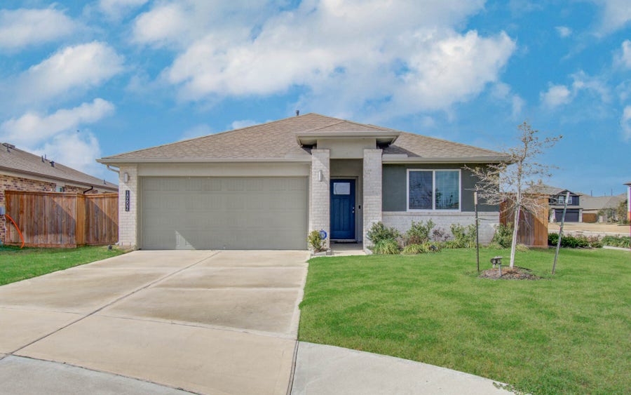 Property photo for 10602 Great Basin Drive, Rosharon, TX
