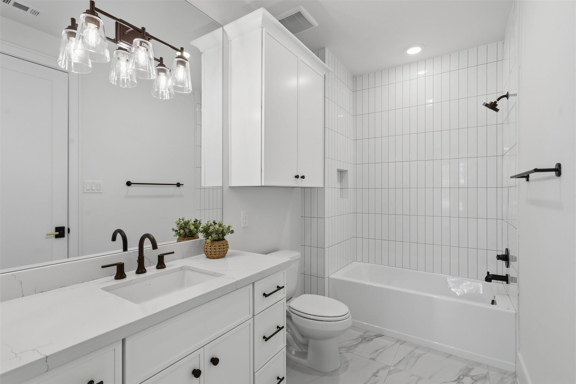 8021 Turquoise Lane, Houston, TX 77055 8021 Turquoise Lane, Houston, TX 77055